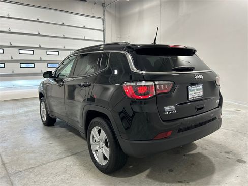 Used 2022 Jeep Compass Latitude image 8