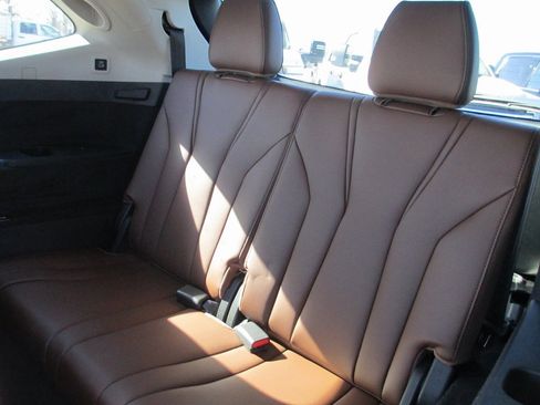 Used 2023 Acura MDX SH-AWD w/ Advance Package image 19