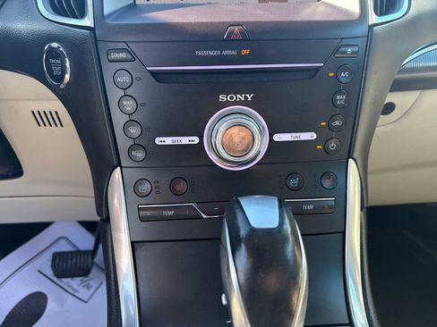 Used 2017 Ford Edge Titanium w/ Equipment Group 301A FWD image 22