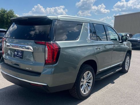 Used 2023 GMC Yukon SLT AWD/4WD image 3