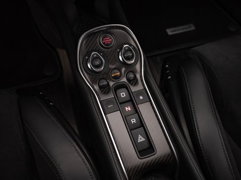 Used 2019 McLaren 600LT RWD image 14