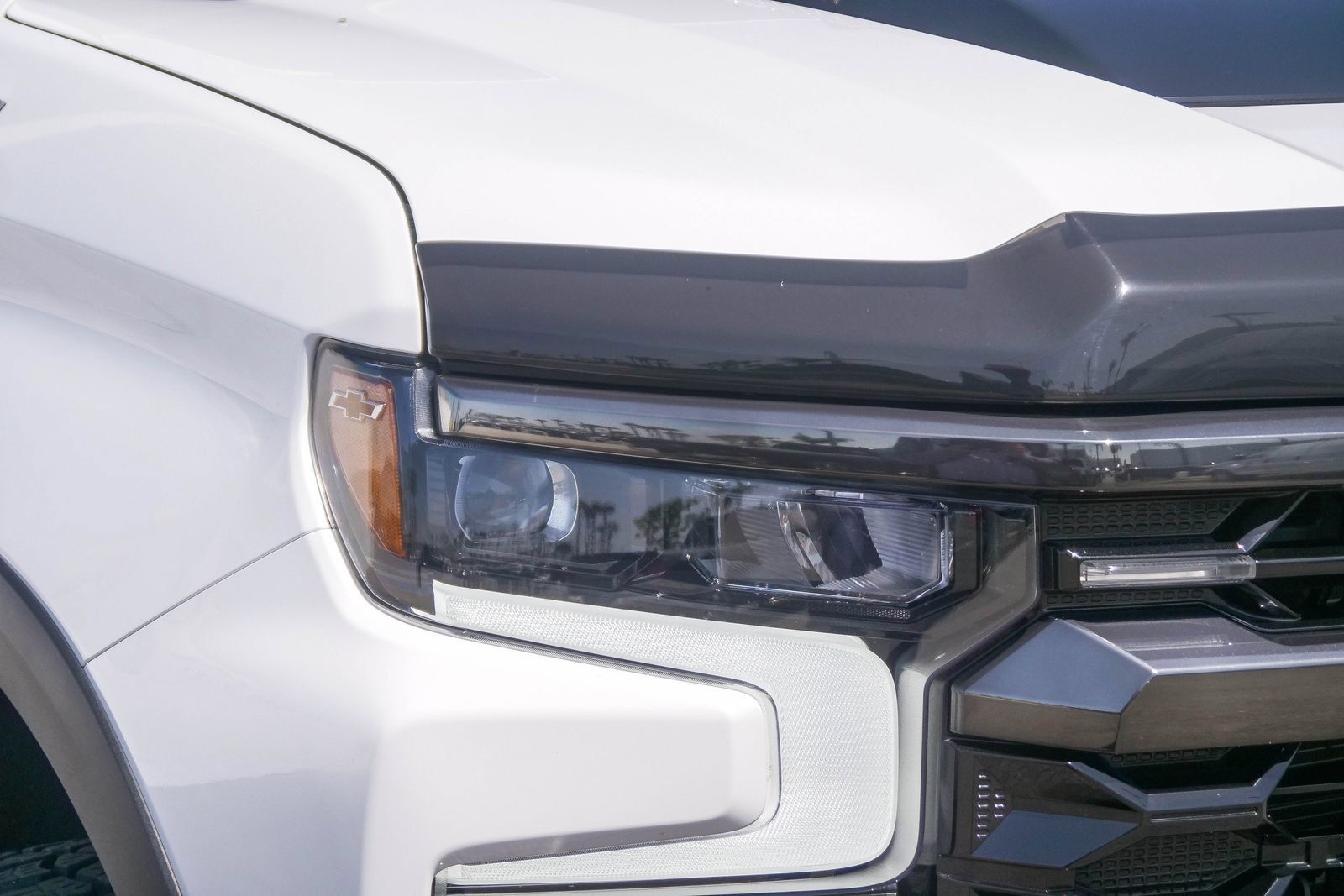 Used 2025 Chevrolet Silverado 1500 ZR2 w/ Technology Package AWD/4WD image 4