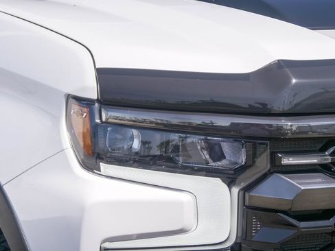 Used 2025 Chevrolet Silverado 1500 ZR2 w/ Technology Package AWD/4WD image 4