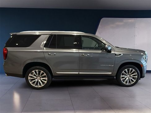 Used 2021 GMC Yukon Denali w/ Denali Premium Package image 8