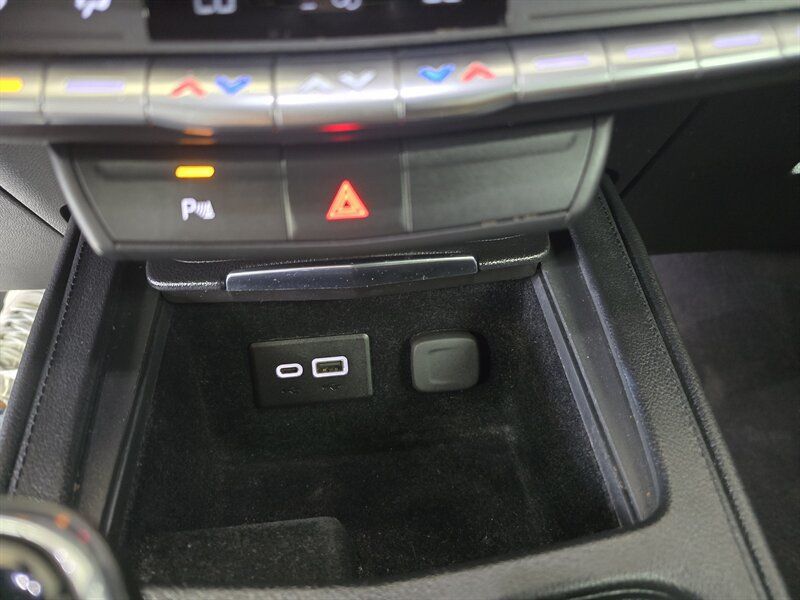 Used 2020 Cadillac XT4 Premium Luxury FWD image 24