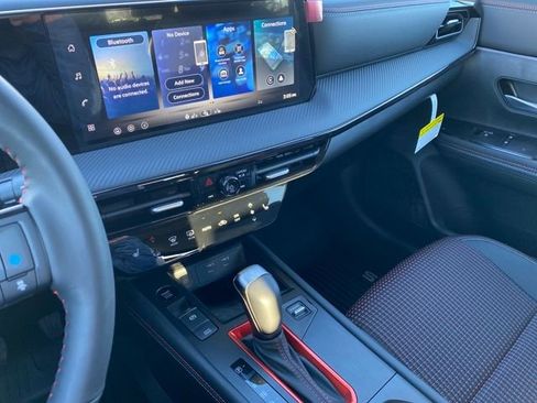 New 2026 Nissan Kicks SR image 19