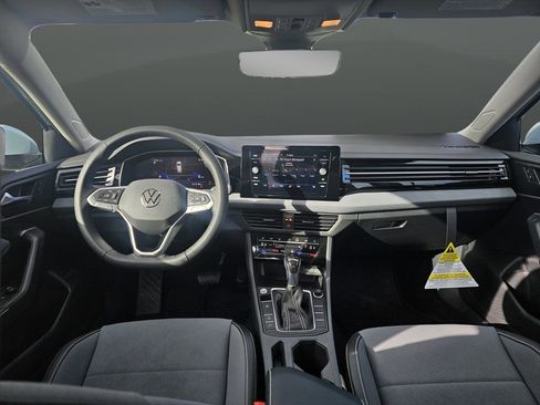New 2026 Volkswagen Jetta SE FWD image 42
