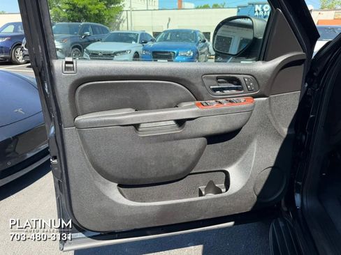Used 2012 Chevrolet Tahoe LT w/ Luxury Package AWD/4WD image 16