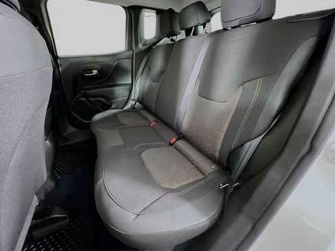 Used 2023 Jeep Renegade Latitude AWD/4WD image 24