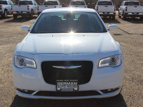 Used 2016 Chrysler 300 Limited AWD/4WD image 2