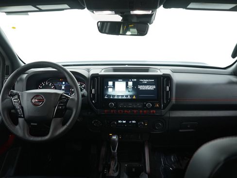 Used 2025 Nissan Frontier PRO-4X w/ Pro Premium Package image 12