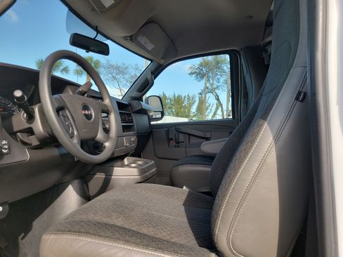 Used 2024 GMC Savana 2500 w/ Driver Convenience Package image 15