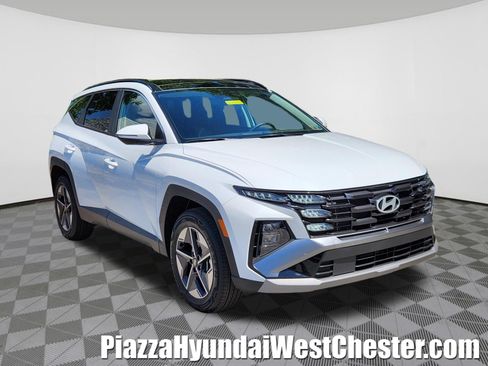 Certified 2025 Hyundai Tucson SEL AWD/4WD image 1