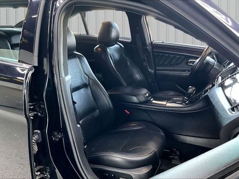 Used 2018 Ford Taurus Limited image 28