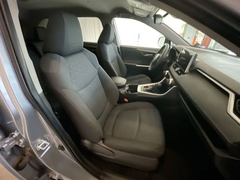 Used 2025 Toyota RAV4 XLE AWD/4WD image 24