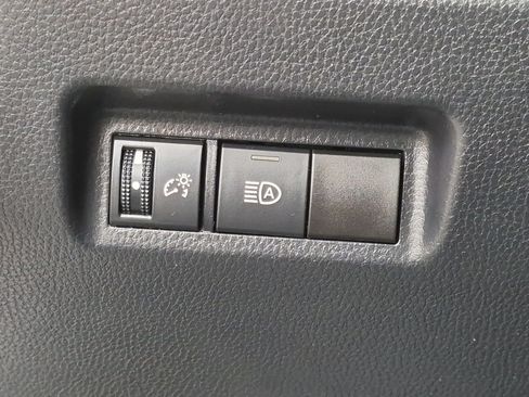Used 2021 Toyota RAV4 XLE w/ Carpet Mat Package (TMS) FWD image 15