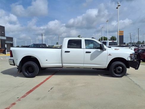 Used 2026 RAM 3500 Tradesman w/ Chrome Appearance Group A AWD/4WD image 5
