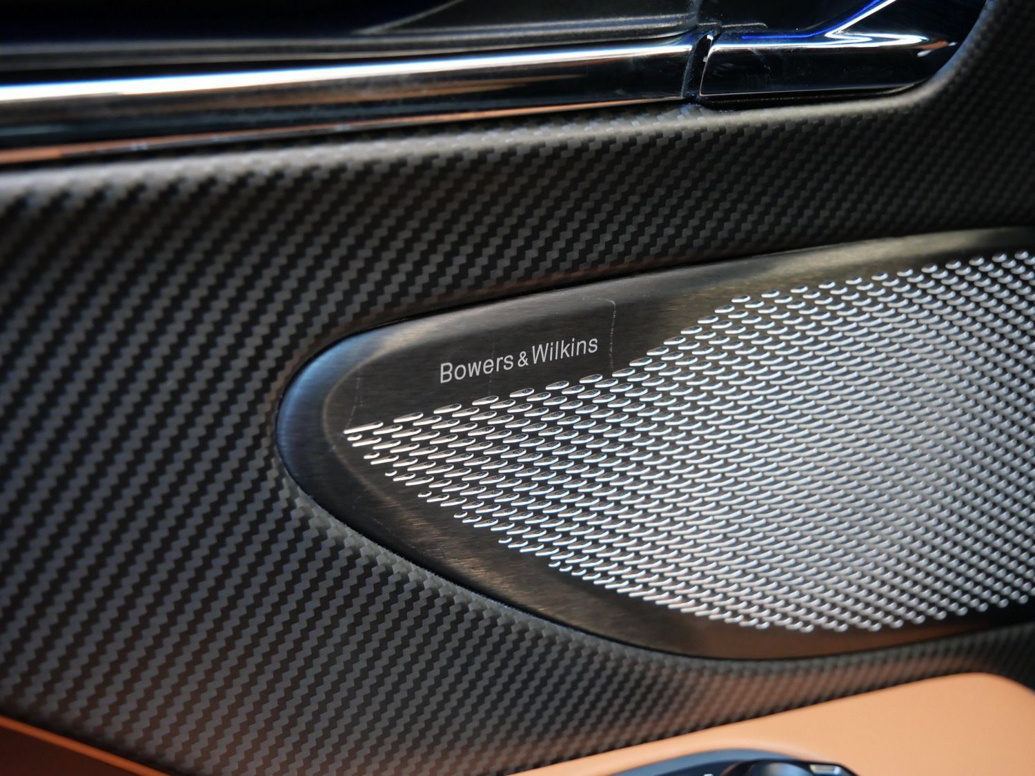 Used 2024 Aston Martin DB12 Coupe RWD image 23