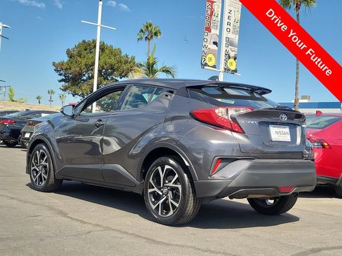 Used 2019 Toyota C-HR Limited FWD image 2