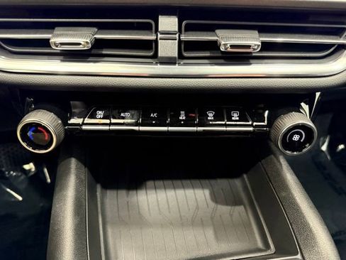 New 2026 Chevrolet Equinox EV LT image 35