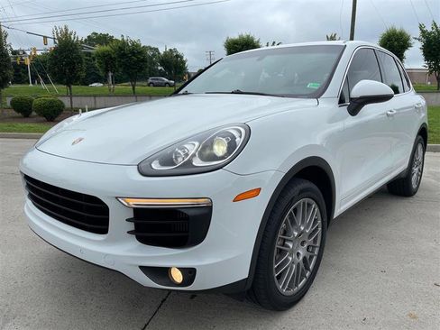 Used 2015 Porsche Cayenne S image 51