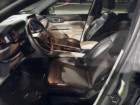 Used 2023 Jeep Compass Latitude w/ Convenience Group image 18