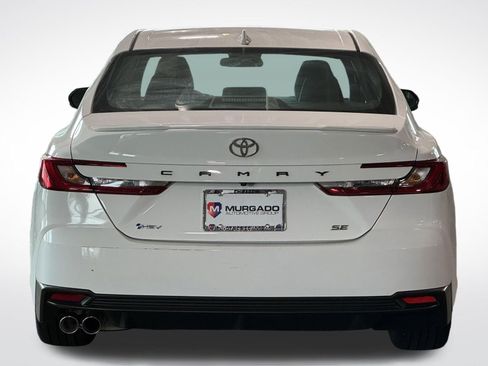 Used 2025 Toyota Camry SE FWD image 9