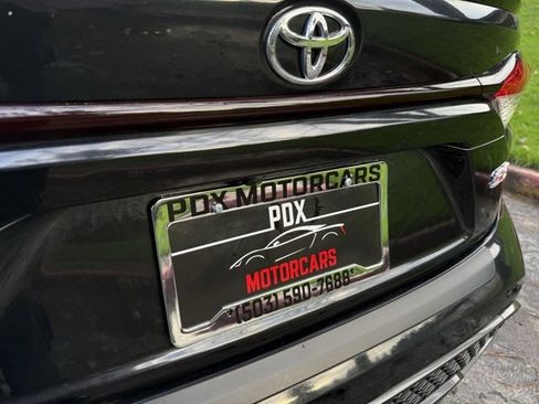 Used 2020 Toyota Corolla SE image 31