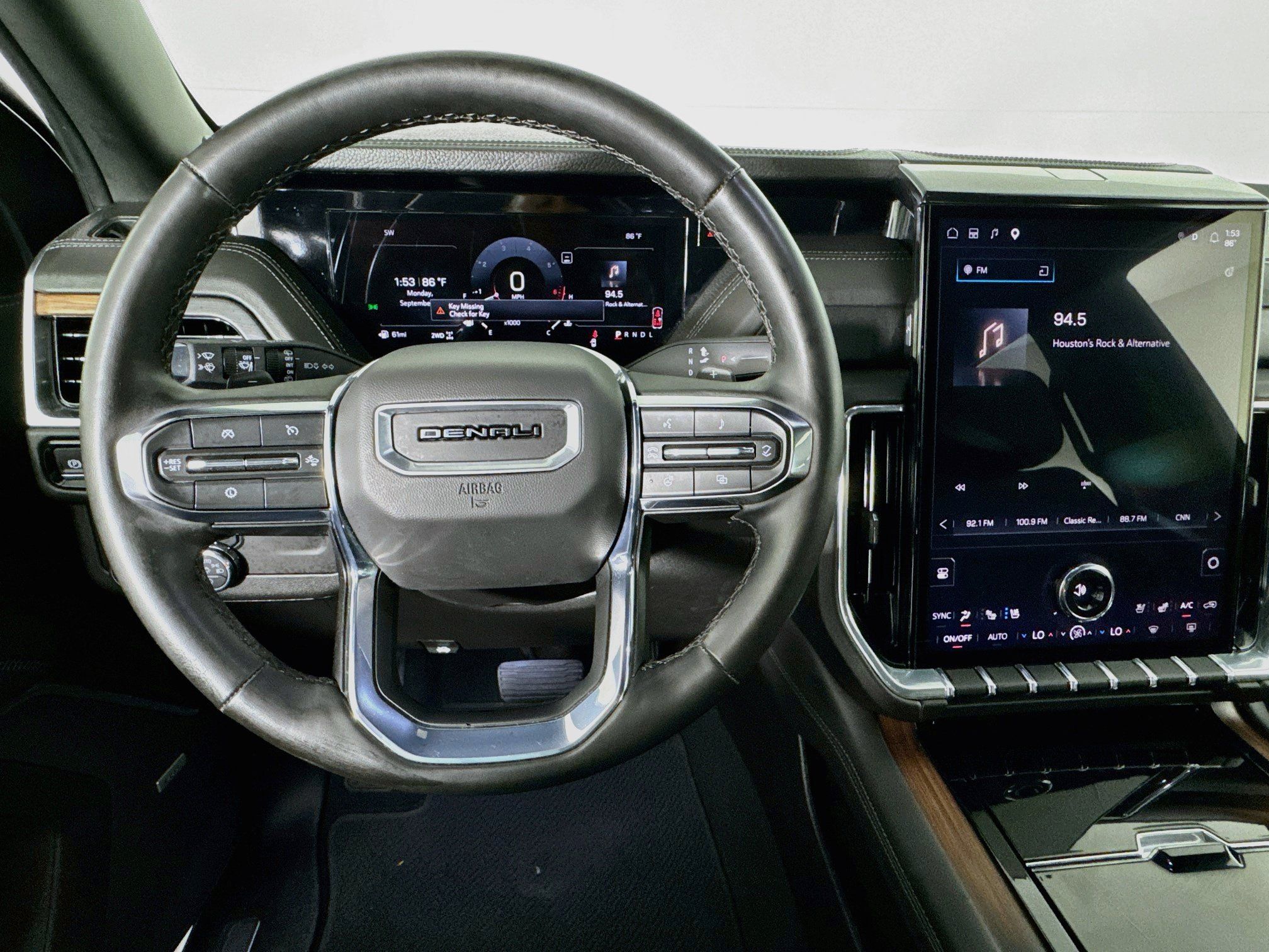 Used 2025 GMC Yukon Denali AWD/4WD image 10