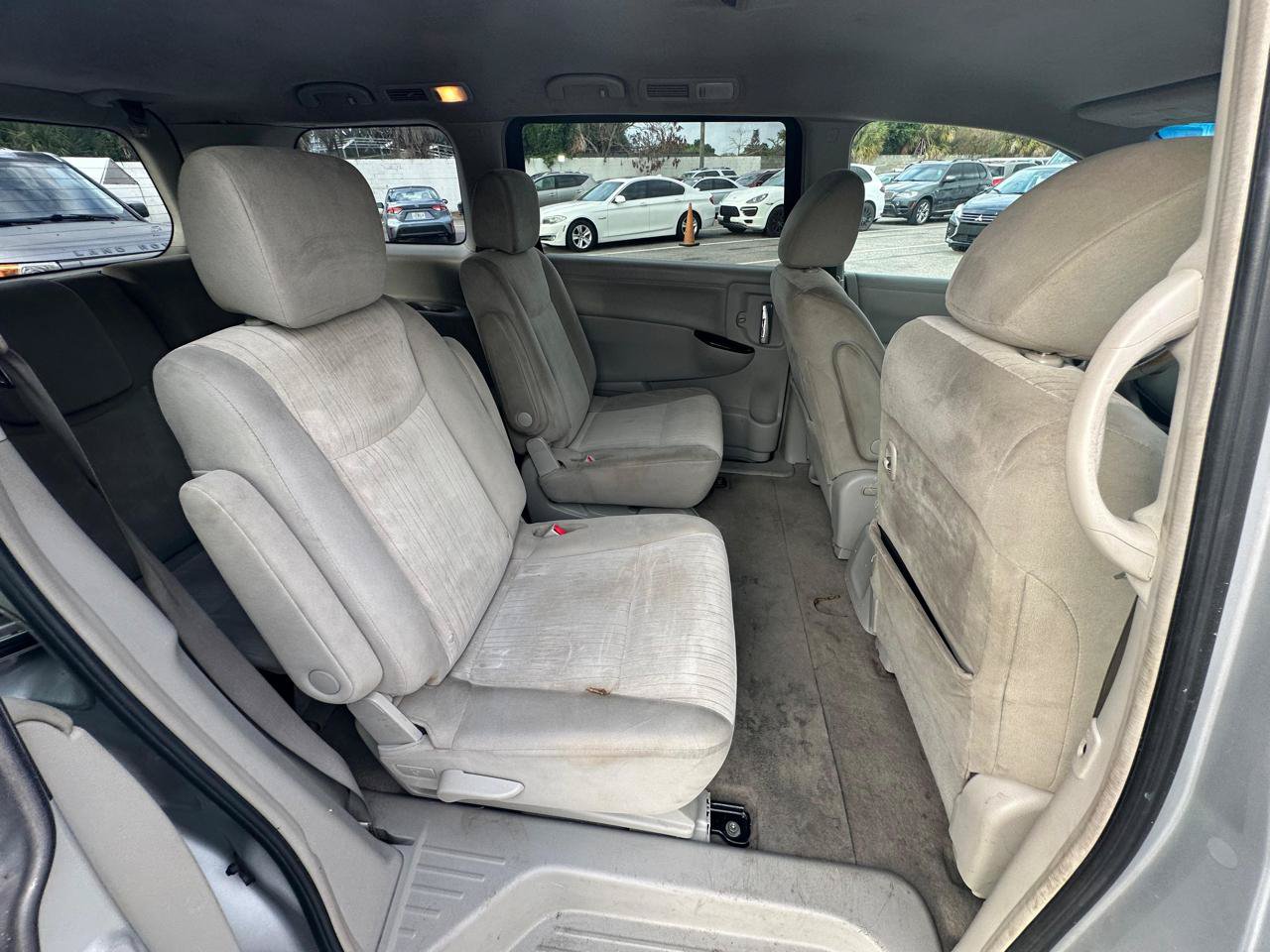 Used 2011 Nissan Quest SV FWD image 13