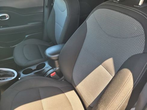 Used 2017 Kia Soul + FWD image 13