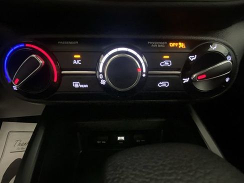 Used 2023 Kia Soul LX w/ Option Group 015 FWD image 18
