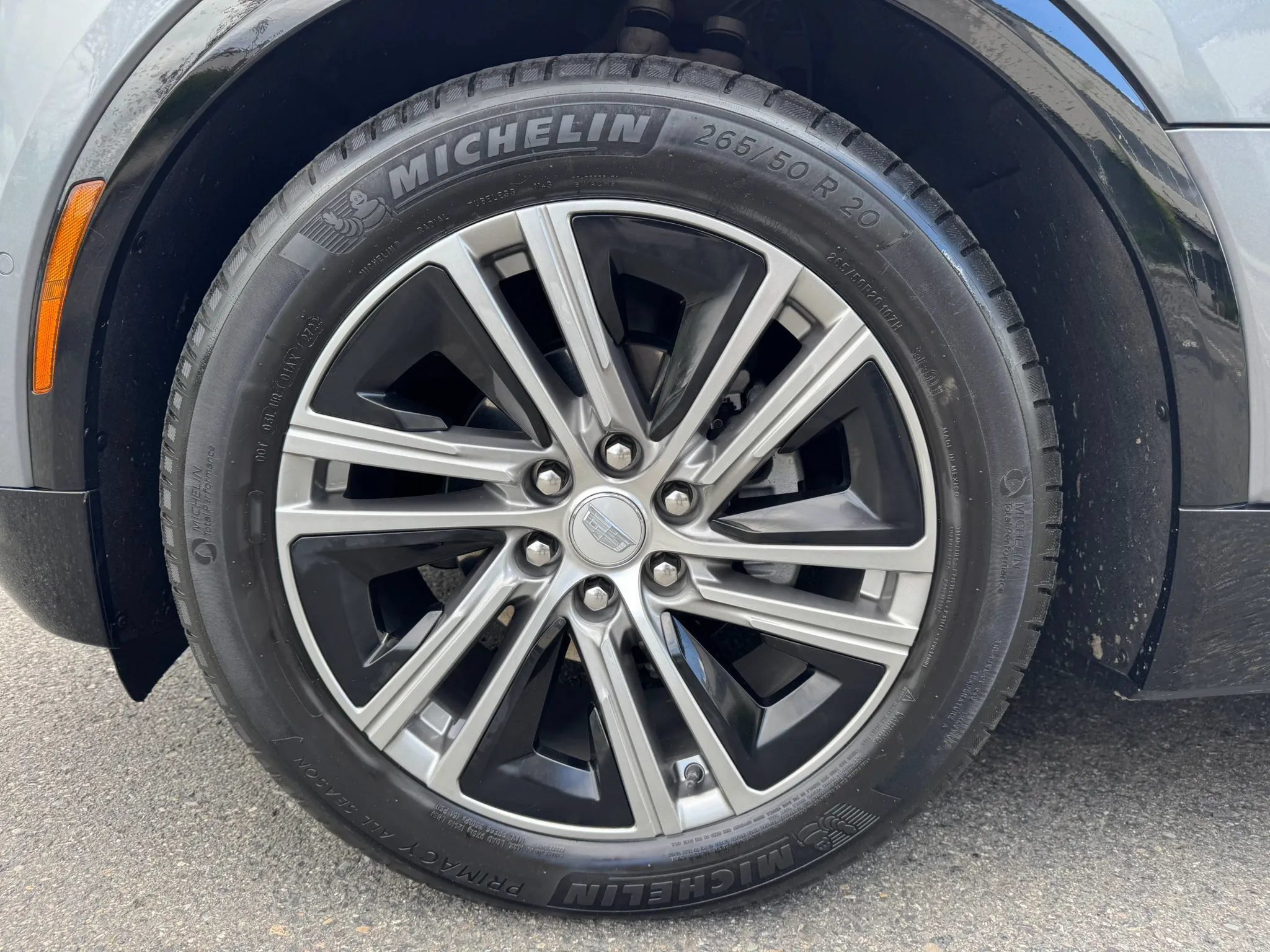 Used 2023 Cadillac Lyriq AWD image 18