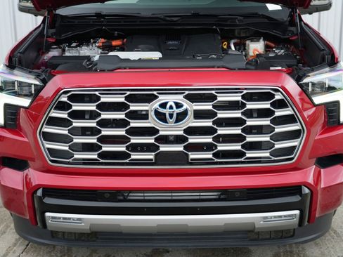 Used 2024 Toyota Sequoia Capstone image 8