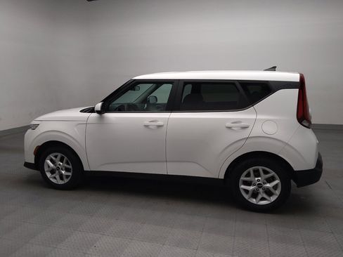 Used 2022 Kia Soul LX w/ Technology Package image 3