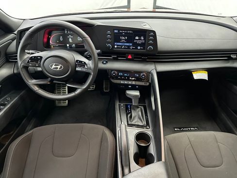 Certified 2025 Hyundai Elantra Sport image 16