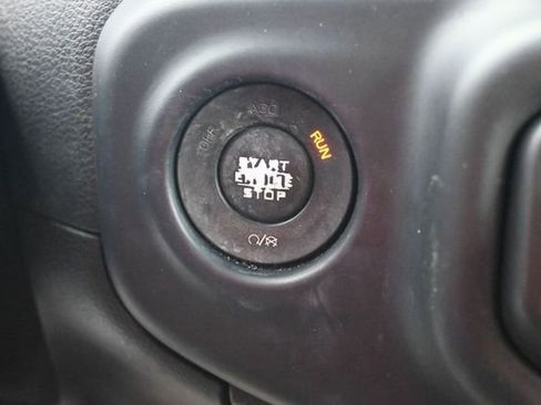 Used 2018 Jeep Wrangler Unlimited Sport S AWD/4WD image 23
