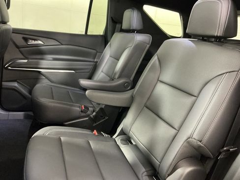 New 2027 Chevrolet Traverse LT w/ Sun and Wheel Package AWD/4WD image 8