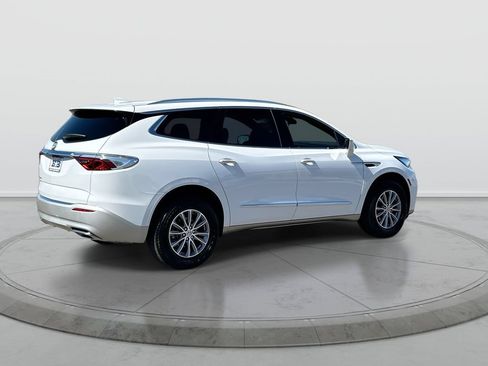 Used 2024 Buick Enclave Essence w/ Technology Package FWD image 8