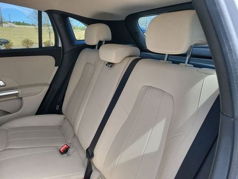 Used 2021 Mercedes-Benz GLA 250 image 11