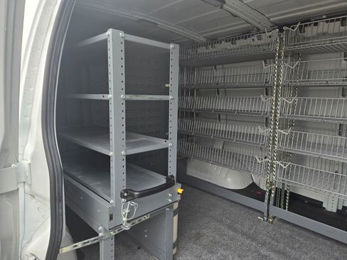 Used 2021 Chevrolet Express 2500 RWD image 8