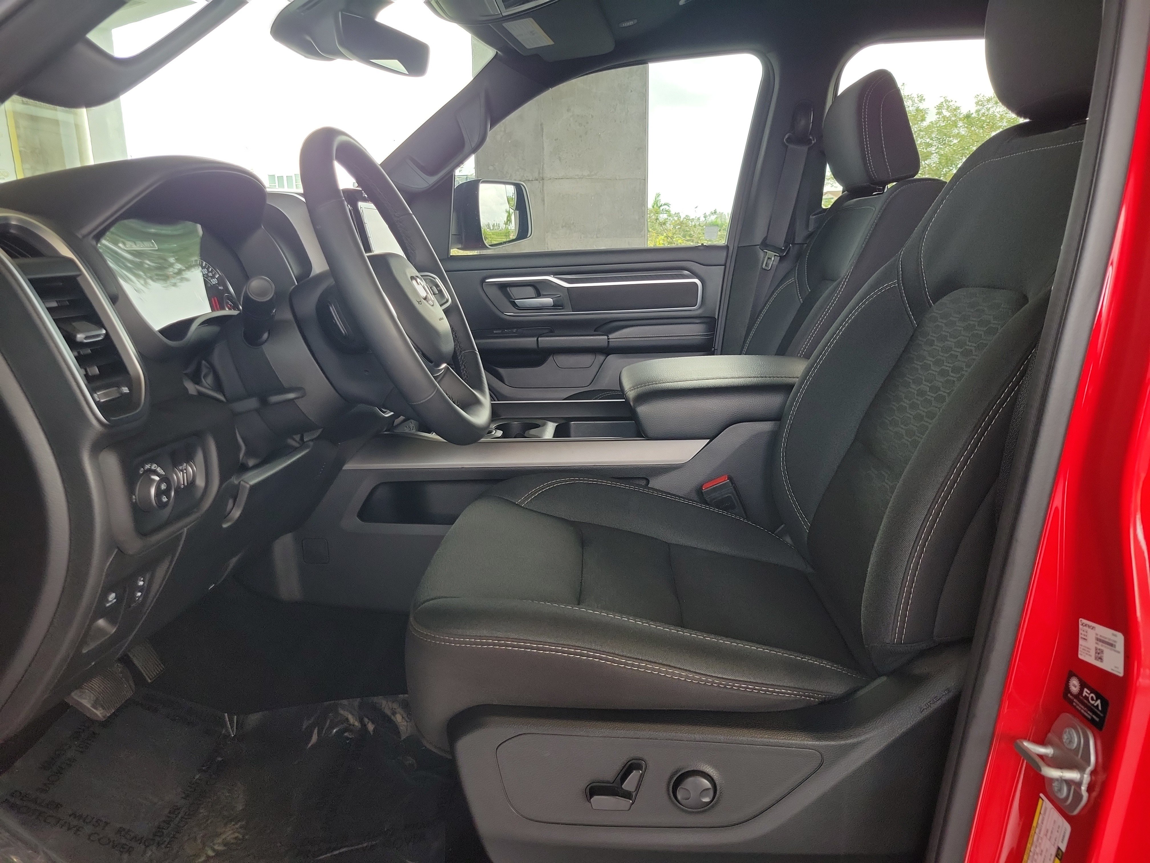 Used 2025 RAM 1500 Big Horn AWD/4WD image 18