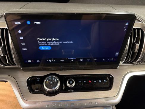 New 2027 Ford Expedition Platinum w/ Driver's Package AWD/4WD image 10