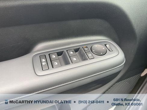 Certified 2025 Hyundai Santa Fe SEL image 19
