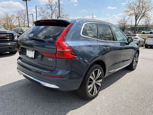 Used 2023 Volvo XC60 B5 Plus image 9