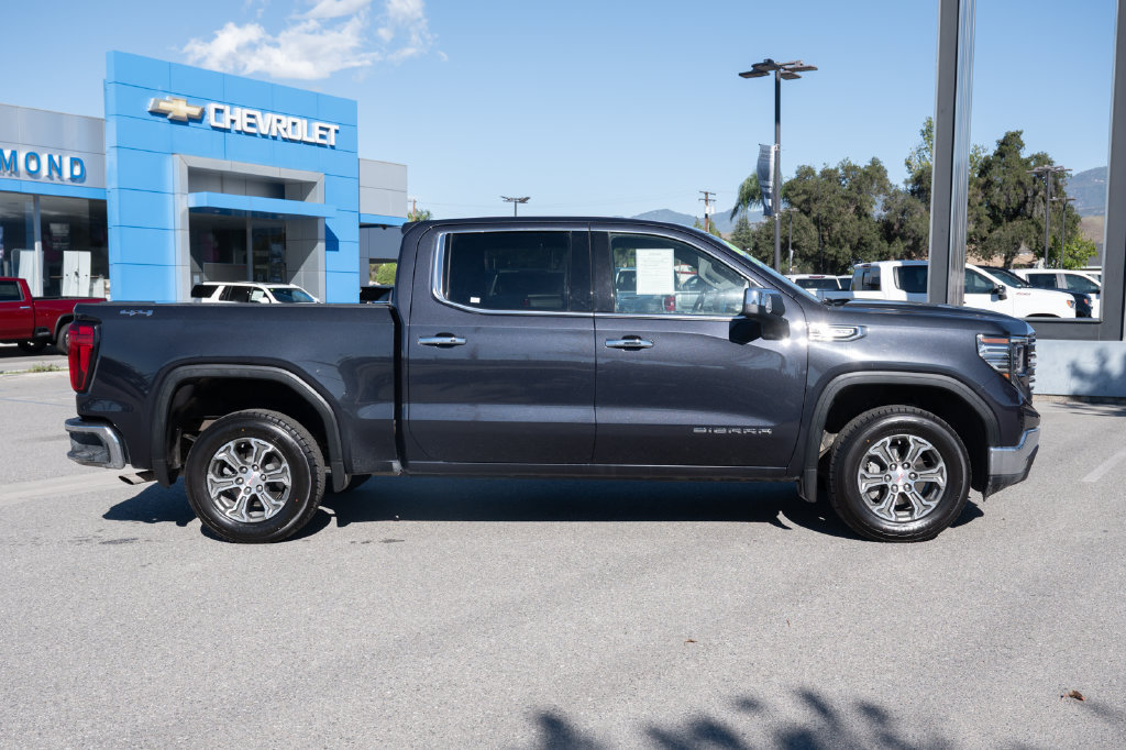 Used 2025 GMC Sierra 1500 SLT AWD/4WD image 3