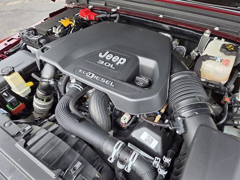 Used 2021 Jeep Gladiator Willys image 21