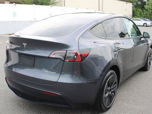Used 2023 Tesla Model Y Long Range AWD/4WD image 7