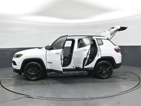 New 2026 Jeep Compass Latitude image 49