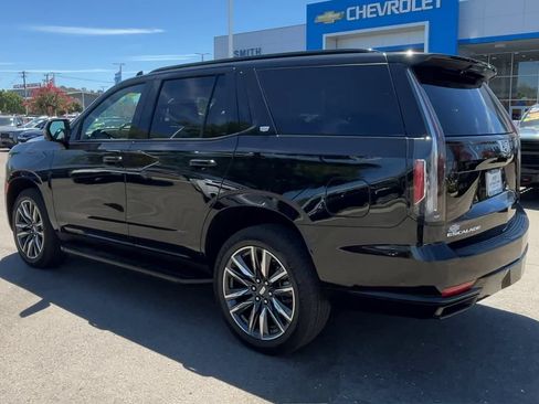 Used 2024 Cadillac Escalade Sport AWD/4WD image 5